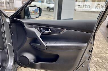 Позашляховик / Кросовер Nissan Rogue 2017 в 