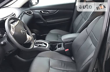 Позашляховик / Кросовер Nissan Rogue 2015 в 
