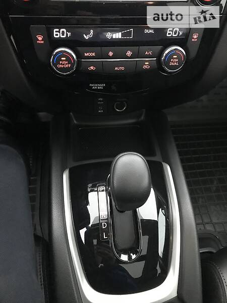 Позашляховик / Кросовер Nissan Rogue 2015 в Києві