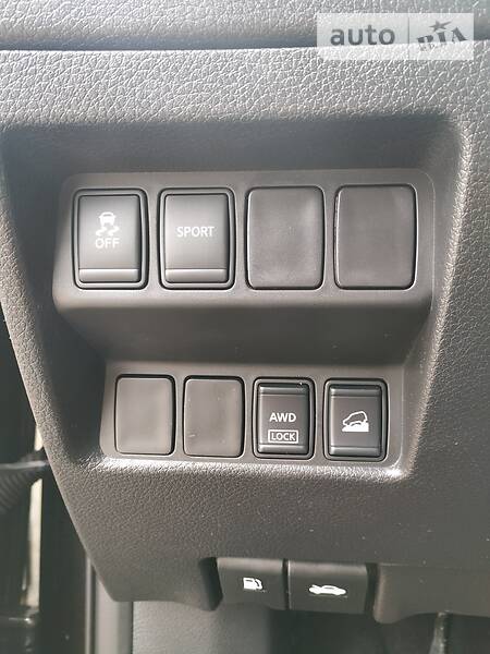 Позашляховик / Кросовер Nissan Rogue 2014 в Рівному