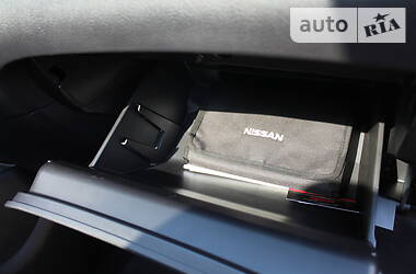 Позашляховик / Кросовер Nissan Rogue 2015 в 