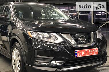Позашляховик / Кросовер Nissan Rogue 2017 в 