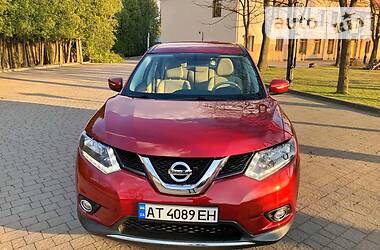 Внедорожник / Кроссовер Nissan Rogue 2015 в Полтаве