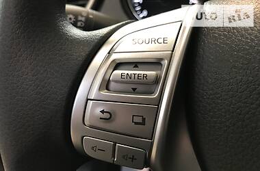 Позашляховик / Кросовер Nissan Rogue 2016 в 