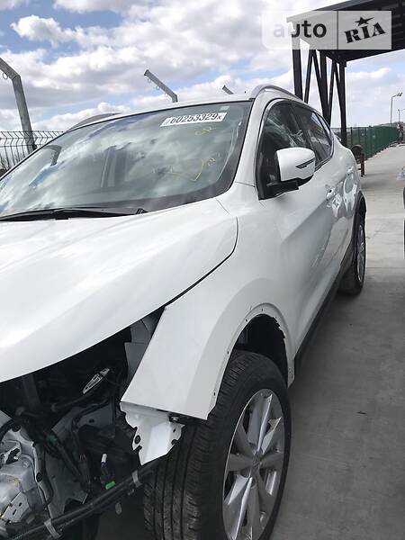 Позашляховик / Кросовер Nissan Rogue 2017 в 