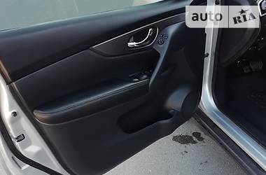 Позашляховик / Кросовер Nissan Rogue 2015 в 