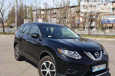 Позашляховик / Кросовер Nissan Rogue 2015 в 