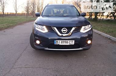 Внедорожник / Кроссовер Nissan Rogue 2016 в 