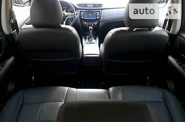 Позашляховик / Кросовер Nissan Rogue 2017 в 