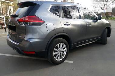 Позашляховик / Кросовер Nissan Rogue 2017 в 