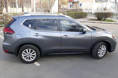 Позашляховик / Кросовер Nissan Rogue 2017 в 