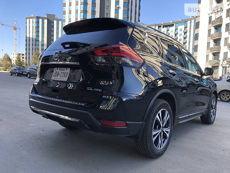 Позашляховик / Кросовер Nissan Rogue 2017 в Києві