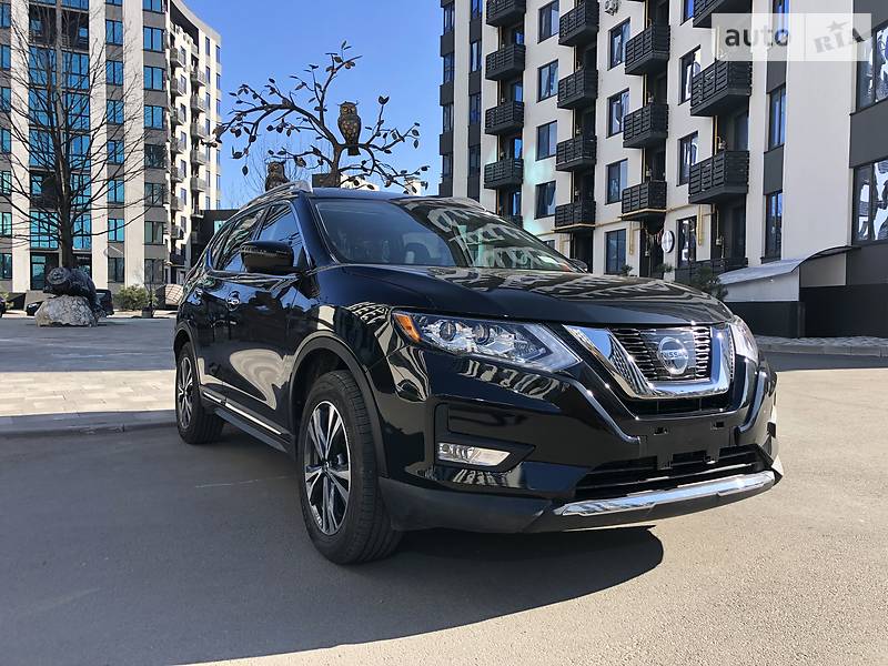 Позашляховик / Кросовер Nissan Rogue 2017 в Києві