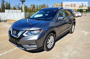 Позашляховик / Кросовер Nissan Rogue 2017 в 