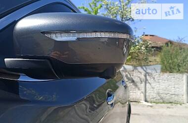 Позашляховик / Кросовер Nissan Rogue 2015 в 