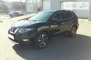 Позашляховик / Кросовер Nissan Rogue 2017 в 