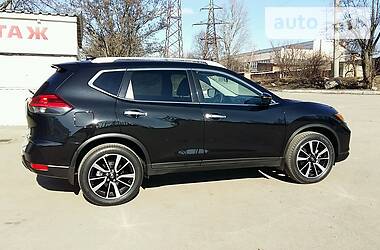 Позашляховик / Кросовер Nissan Rogue 2017 в 