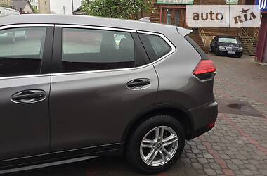 Позашляховик / Кросовер Nissan Rogue 2017 в 