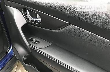 Позашляховик / Кросовер Nissan Rogue 2017 в 