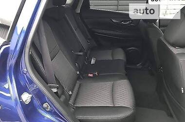Позашляховик / Кросовер Nissan Rogue 2017 в 