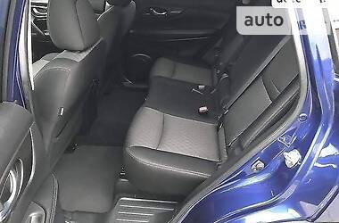 Позашляховик / Кросовер Nissan Rogue 2017 в 