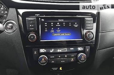 Позашляховик / Кросовер Nissan Rogue 2017 в 