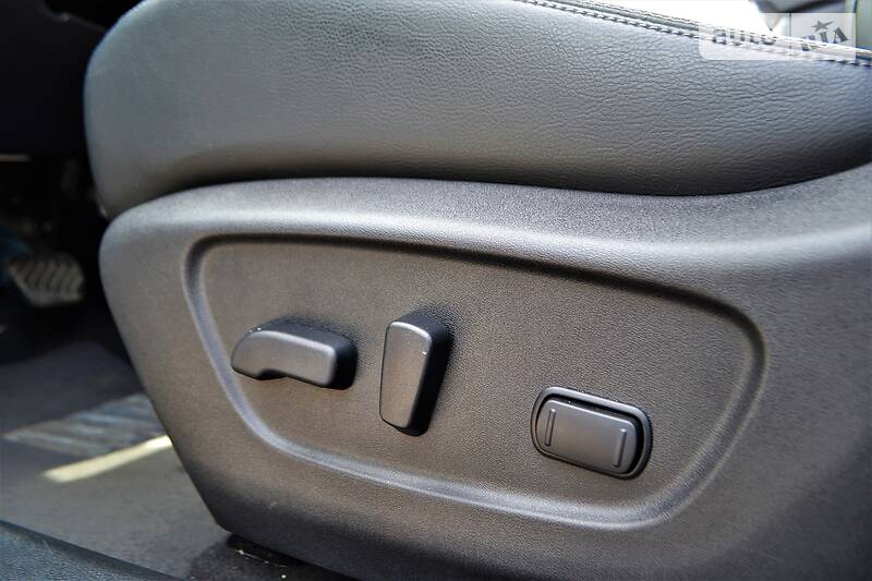 Позашляховик / Кросовер Nissan Rogue 2017 в Харкові