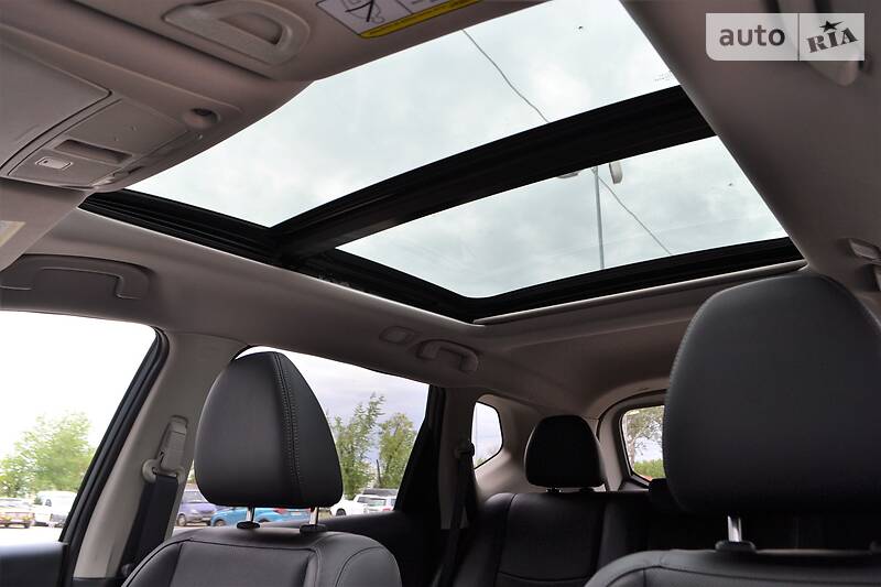 Позашляховик / Кросовер Nissan Rogue 2017 в Харкові