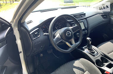 Позашляховик / Кросовер Nissan Rogue 2018 в 