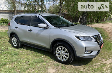 Позашляховик / Кросовер Nissan Rogue 2018 в 