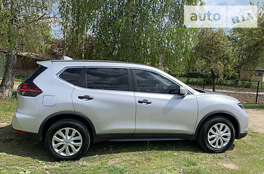 Позашляховик / Кросовер Nissan Rogue 2018 в 