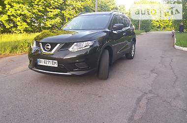 Внедорожник / Кроссовер Nissan Rogue 2016 в Полтаве