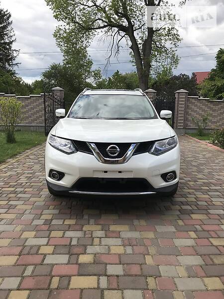 Позашляховик / Кросовер Nissan Rogue 2015 в Івано-Франківську