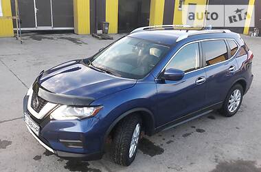 Позашляховик / Кросовер Nissan Rogue 2017 в 