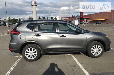 Позашляховик / Кросовер Nissan Rogue 2016 в 
