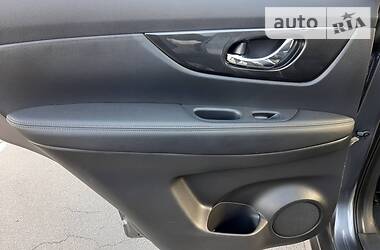 Позашляховик / Кросовер Nissan Rogue 2016 в 
