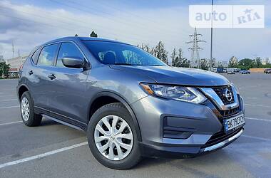 Позашляховик / Кросовер Nissan Rogue 2016 в 