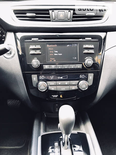 Позашляховик / Кросовер Nissan Rogue 2015 в Луцьку