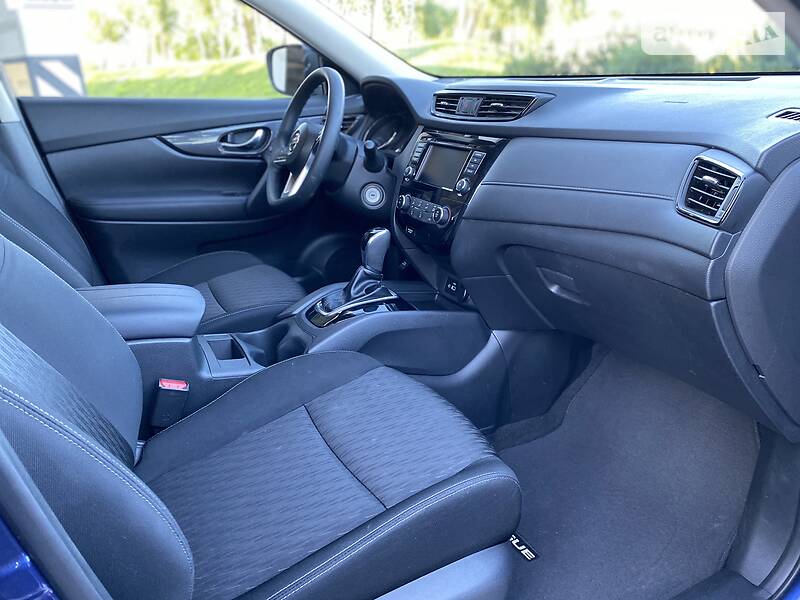 Позашляховик / Кросовер Nissan Rogue 2018 в Києві