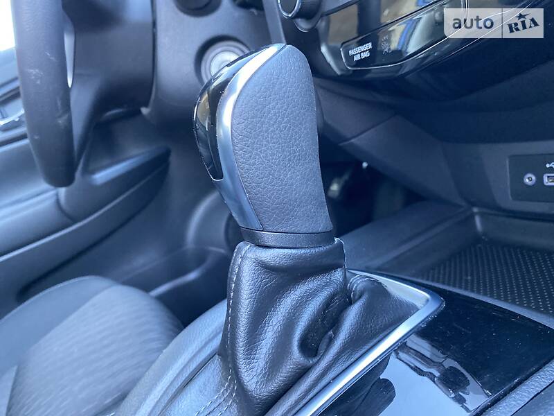 Позашляховик / Кросовер Nissan Rogue 2018 в Києві