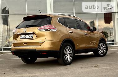 Позашляховик / Кросовер Nissan Rogue 2014 в 