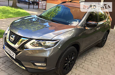 Внедорожник / Кроссовер Nissan Rogue 2017 в Тернополе