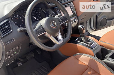 Позашляховик / Кросовер Nissan Rogue 2016 в 