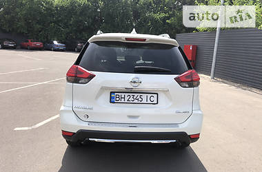 Позашляховик / Кросовер Nissan Rogue 2016 в 