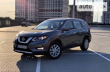 Позашляховик / Кросовер Nissan Rogue 2016 в 