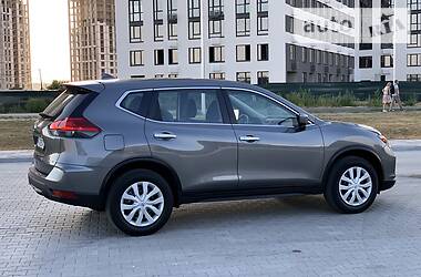 Позашляховик / Кросовер Nissan Rogue 2016 в 