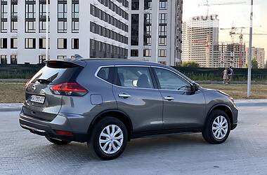 Позашляховик / Кросовер Nissan Rogue 2016 в 