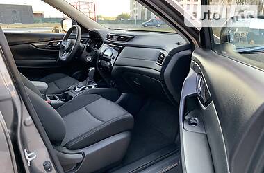 Позашляховик / Кросовер Nissan Rogue 2016 в 