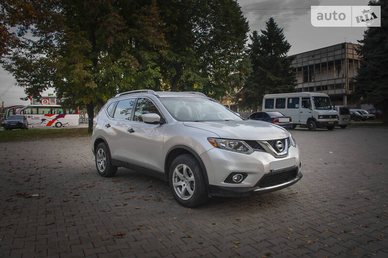 Позашляховик / Кросовер Nissan Rogue 2016 в Чернівцях