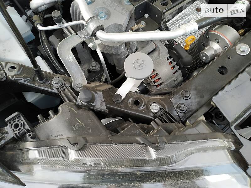 Внедорожник / Кроссовер Nissan Rogue 2016 в Полтаве